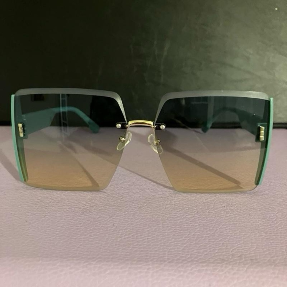Stylish Gradient Sunglasses - Green and Gold